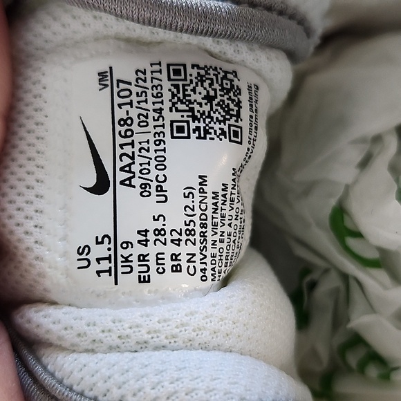 Nike Air Max Axis sneakers - Picture 8 of 8